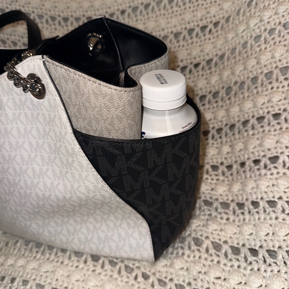 Michael Kors Monochrome Tote and Wallet Set - Picture 9 of 9